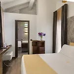 Casa Alle Colonne By Ancora 호텔 4*