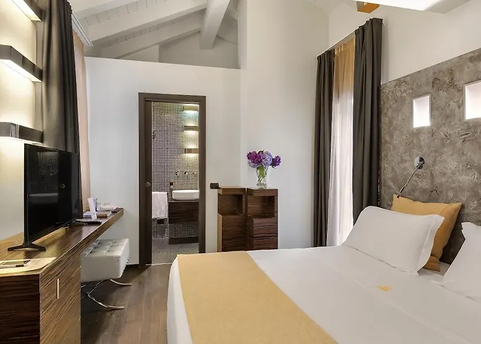 Casa Alle Colonne By Ancora Otel 4*